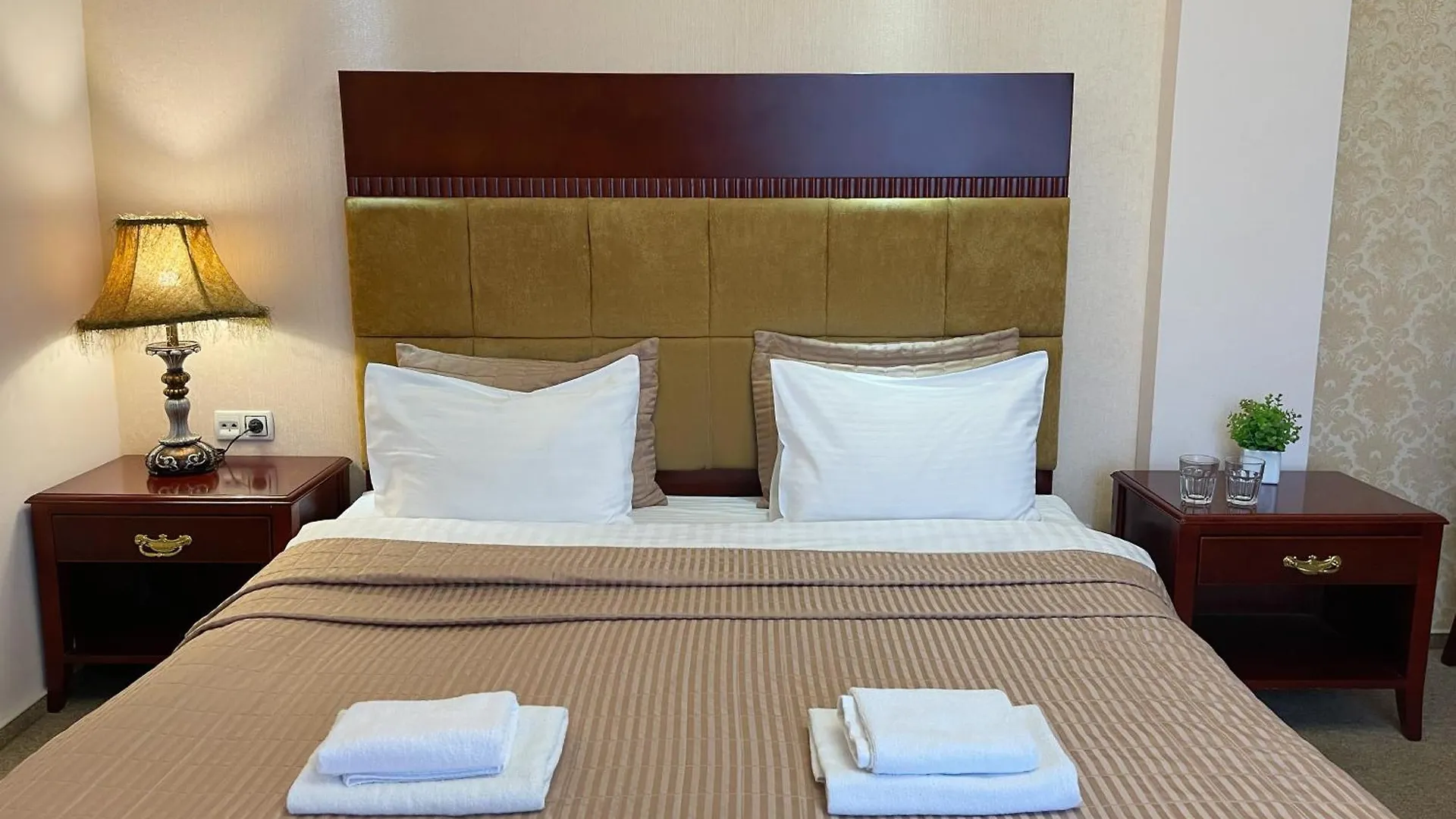 Київські Ночі Hotel 3*, Kiev Ucrânia