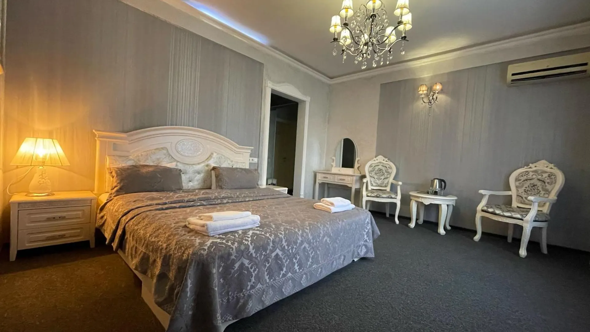 Київські Ночі Hotel Estalagem Kiev